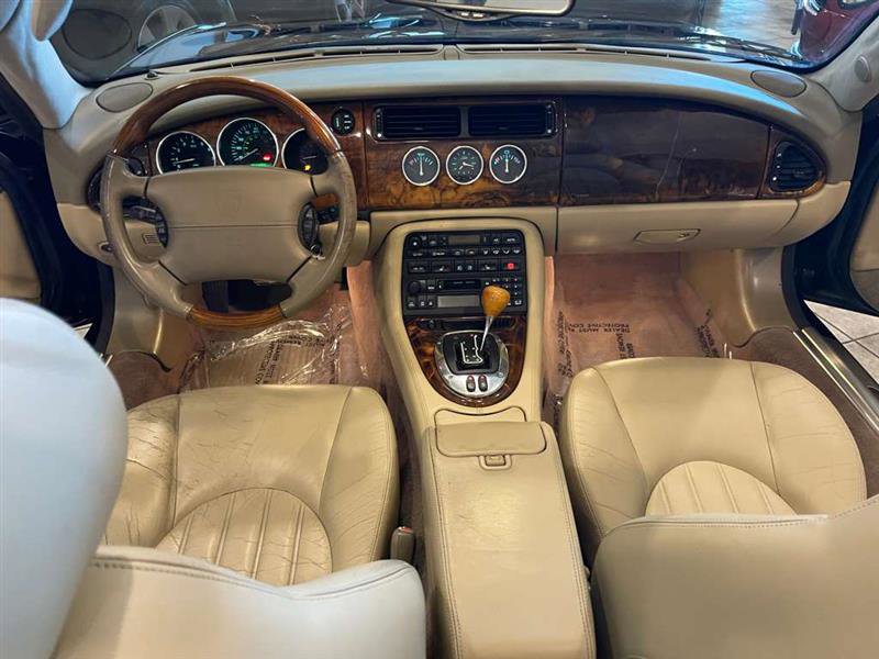 Used 2006 Jaguar XK8 Convertible image 29