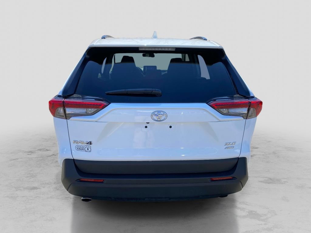 Used 2024 Toyota RAV4 XLE w/ Convenience Package image 4