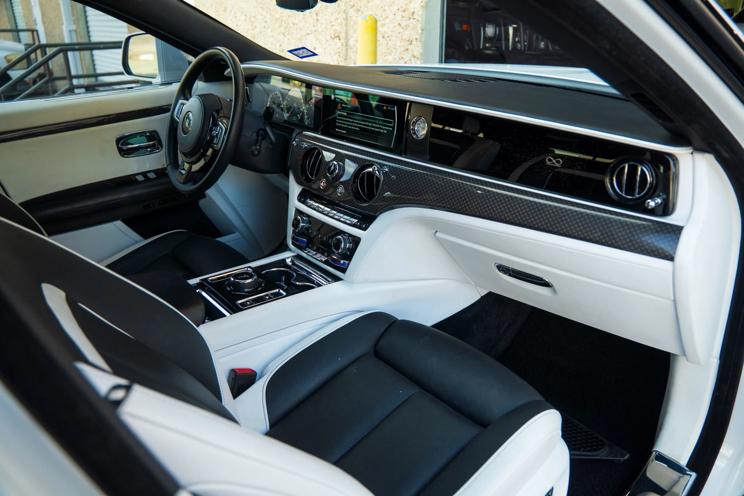 Used 2022 Rolls-Royce Ghost Black Badge AWD/4WD image 33