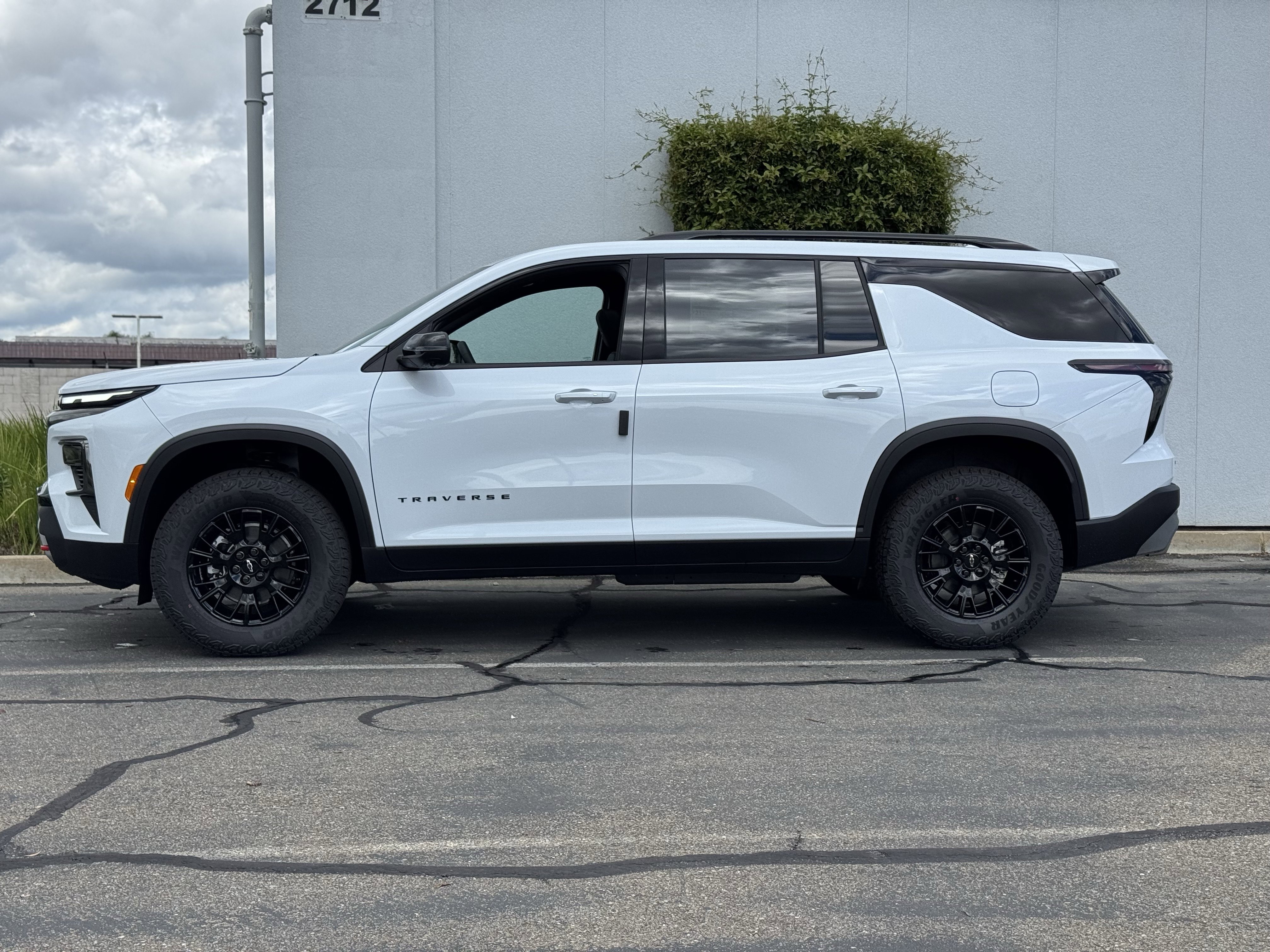 New 2026 Chevrolet Traverse Z71 w/ Driver Confidence Package image 4