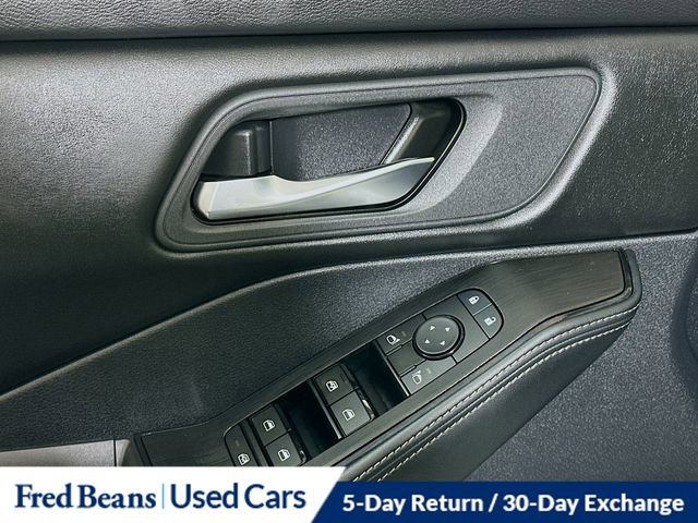 Used 2025 Nissan Rogue SV image 19