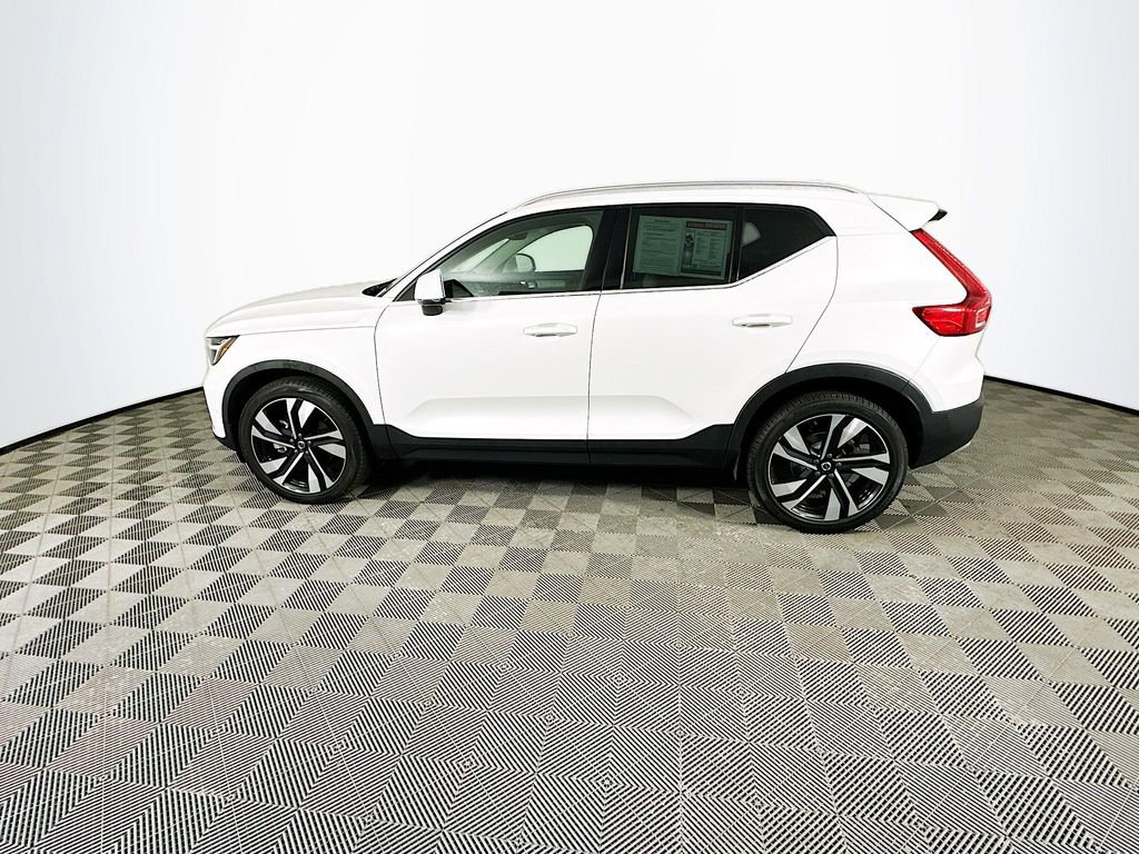 Used 2023 Volvo XC40 B5 Ultimate w/ Protection Package Premier image 6