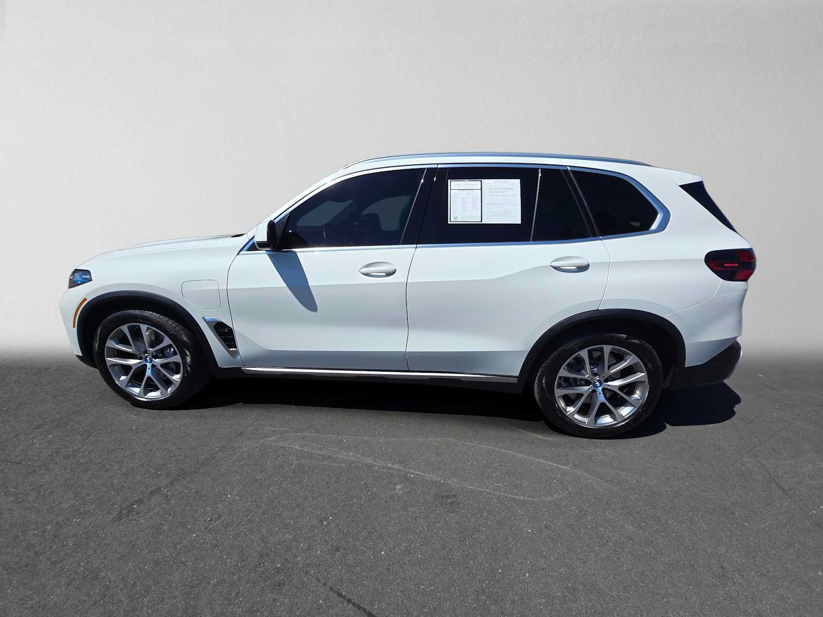 Used 2024 BMW X5 xDrive50e w/ Executive Package AWD/4WD image 6