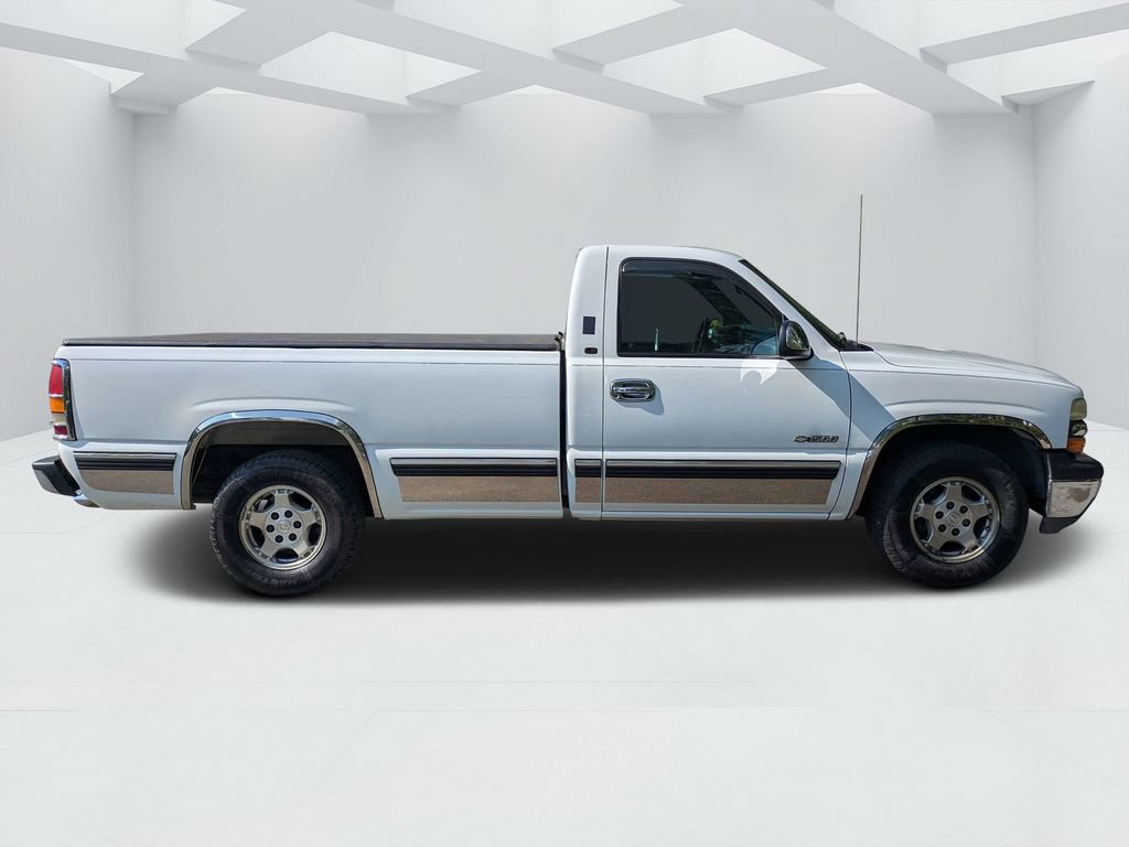 Used 2001 Chevrolet Silverado 1500 LS w/ Firm Ride Suspension Pkg RWD image 2
