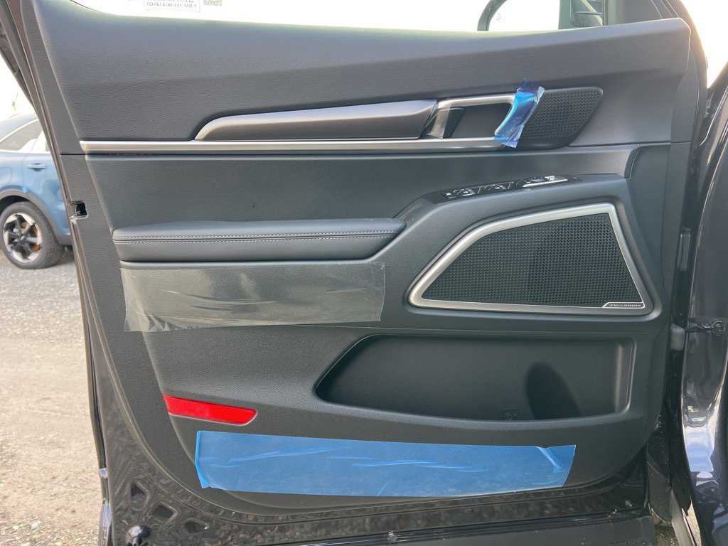 New 2025 Kia Telluride S image 8