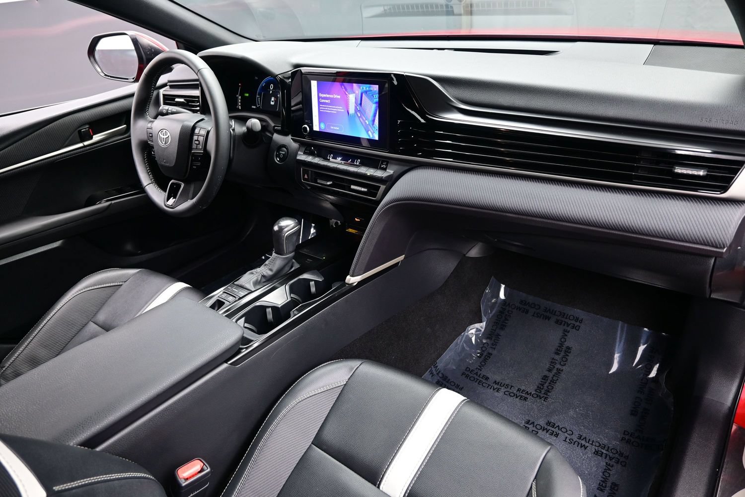 Used 2025 Toyota Camry SE FWD image 15