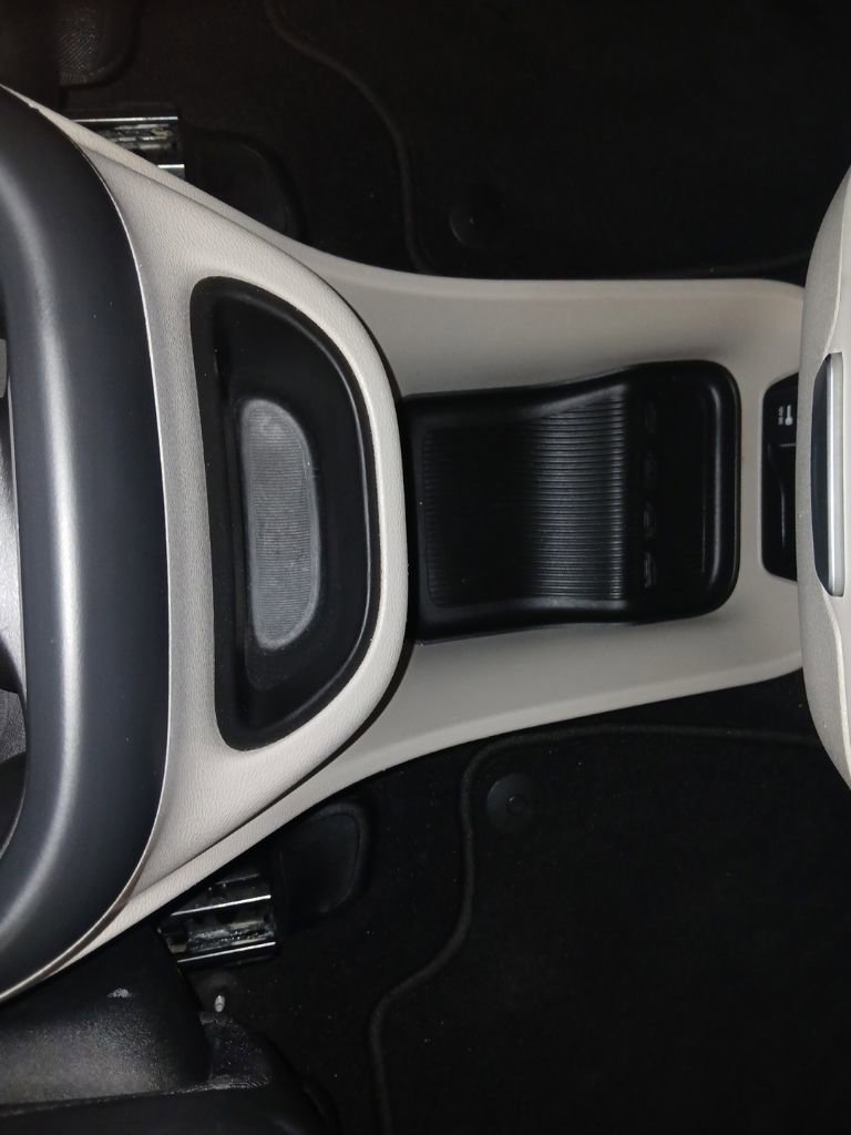 Used 2024 Chrysler Pacifica Touring-L FWD image 23
