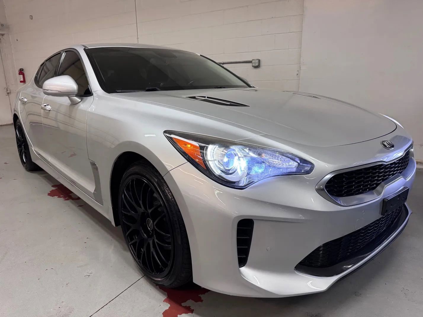 Used 2018 Kia Stinger image 1