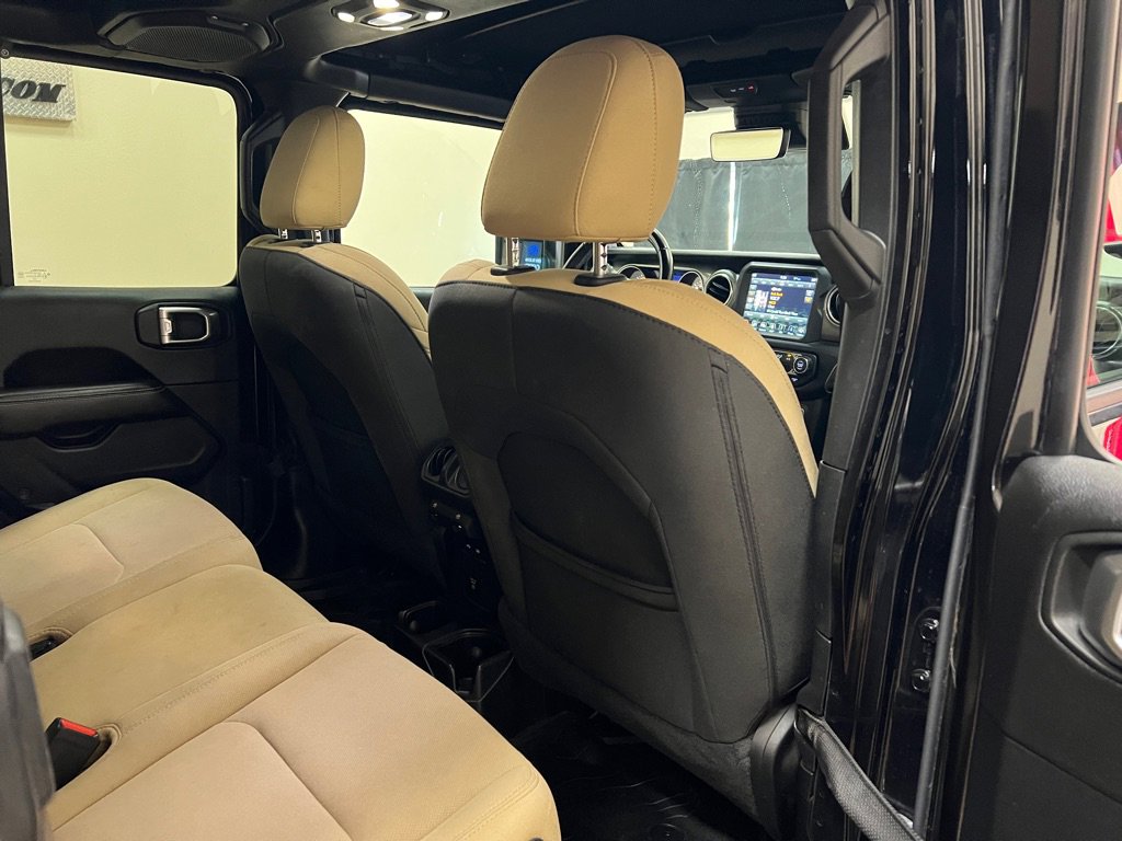 Used 2020 Jeep Gladiator Overland image 36