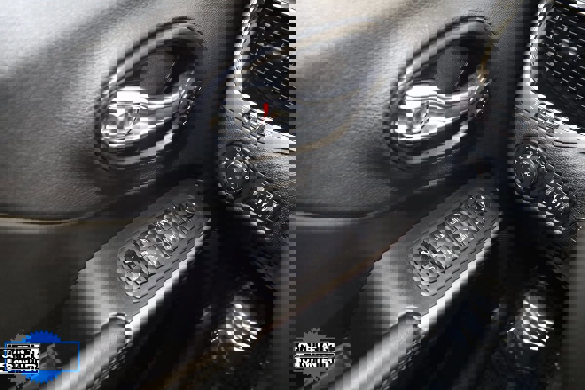 Used 2022 Jeep Cherokee Limited image 30