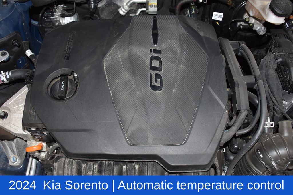Used 2024 Kia Sorento S w/ Panoramic Sunroof Package image 7