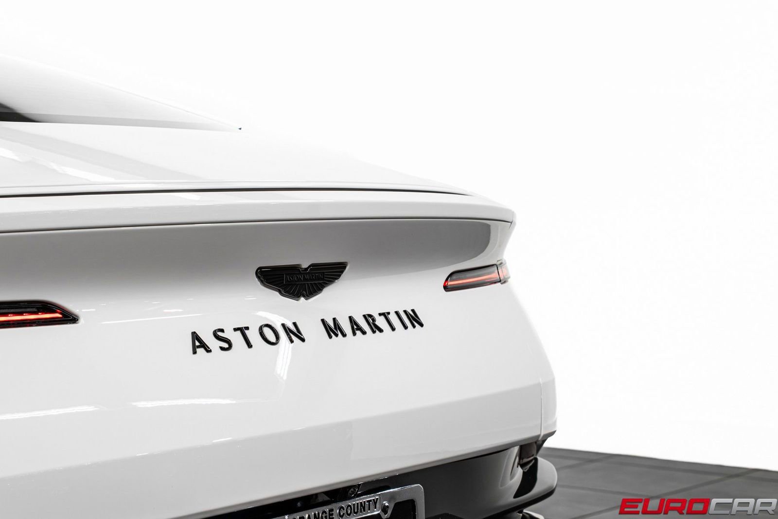Used 2024 Aston Martin DB12 Coupe RWD image 18