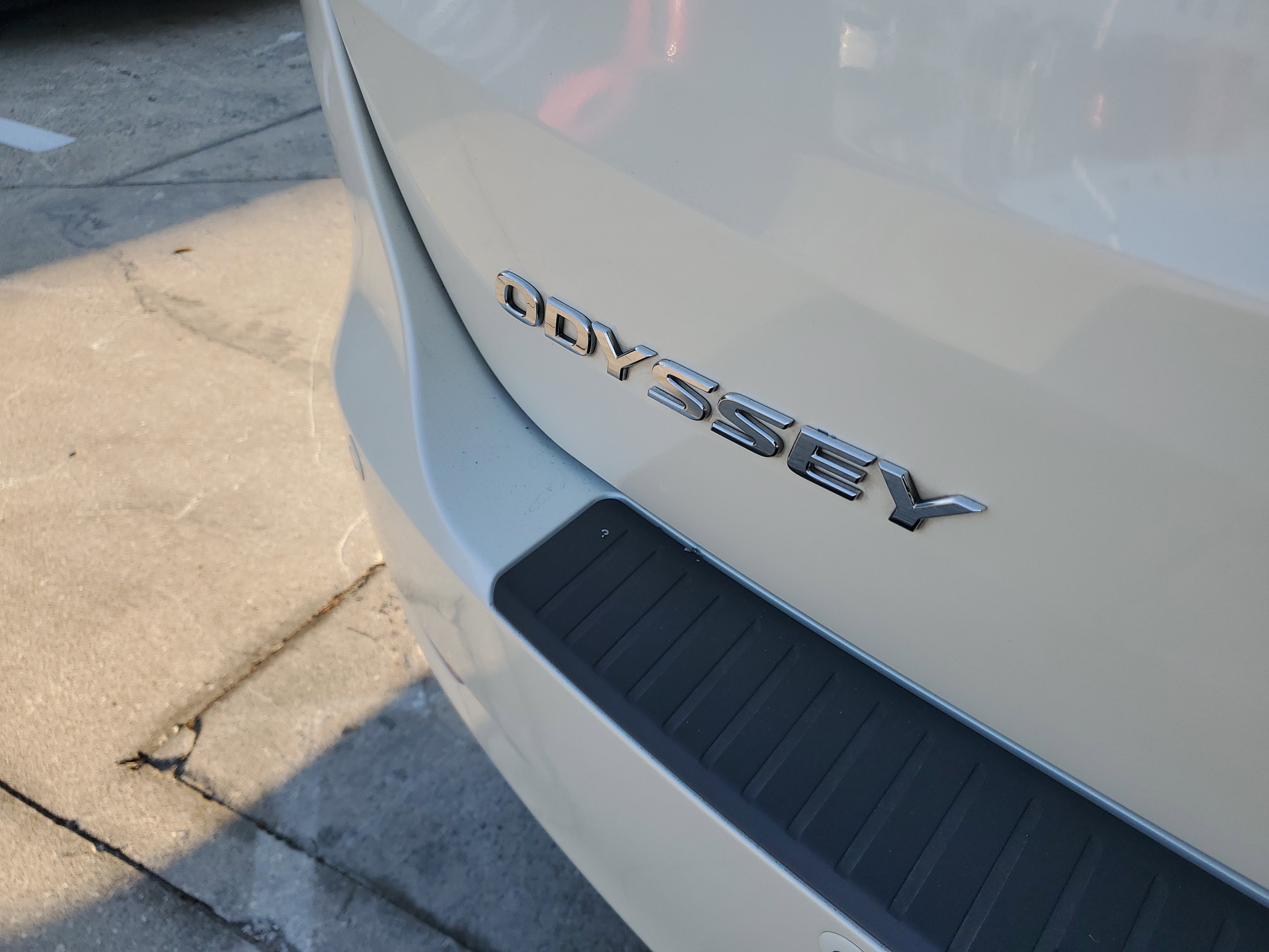 Used 2018 Honda Odyssey Elite image 9