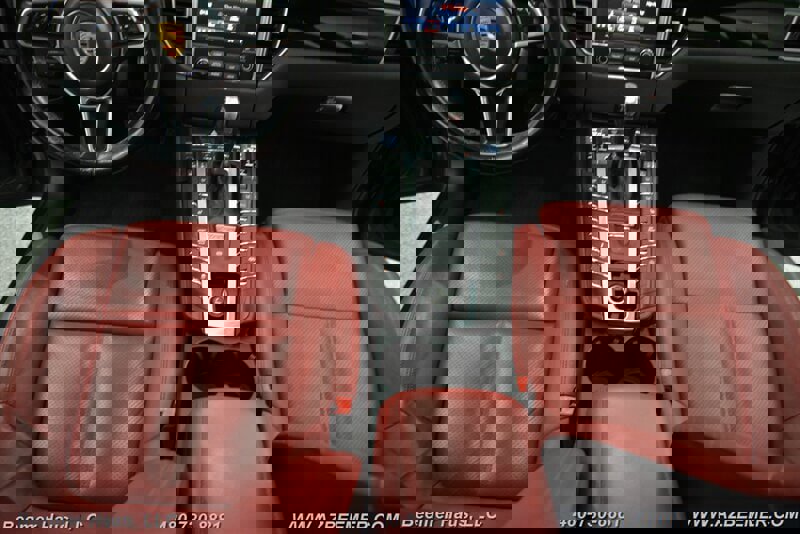 Used 2018 Porsche Macan GTS AWD/4WD image 17