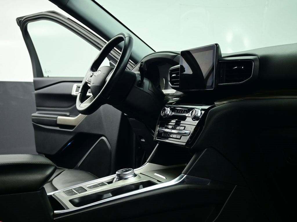 Used 2022 Ford Explorer Limited w/ Equipment Group 301A image 26