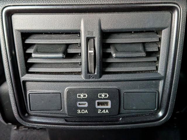 Used 2025 Subaru Forester Limited image 29