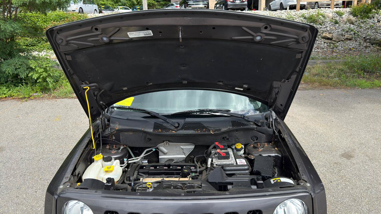 Used 2015 Jeep Patriot Sport AWD/4WD image 40