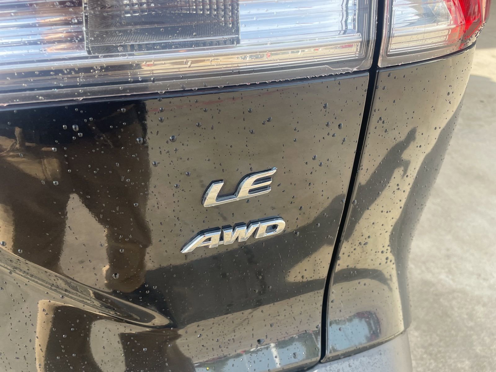 Used 2024 Toyota Corolla Cross LE image 12