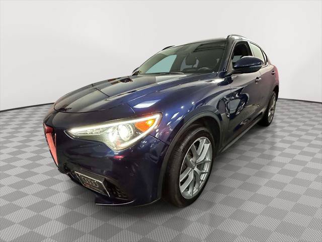 Used 2018 Alfa Romeo Stelvio Ti Sport AWD/4WD image 3