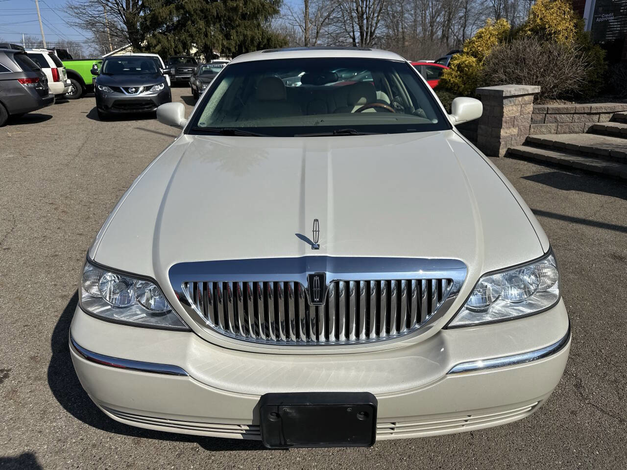 Used 2004 Lincoln Town Car Ultimate image 11