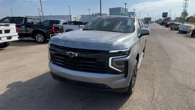 New 2026 Chevrolet Suburban RST w/ RST Capability Package image 5