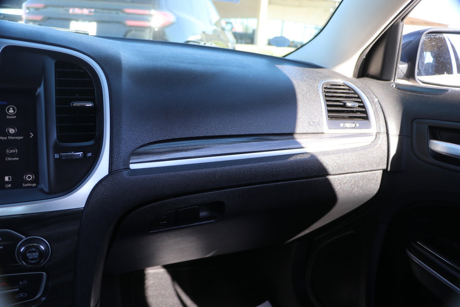 Used 2019 Chrysler 300 Touring w/ Sport Appearance Package RWD image 26