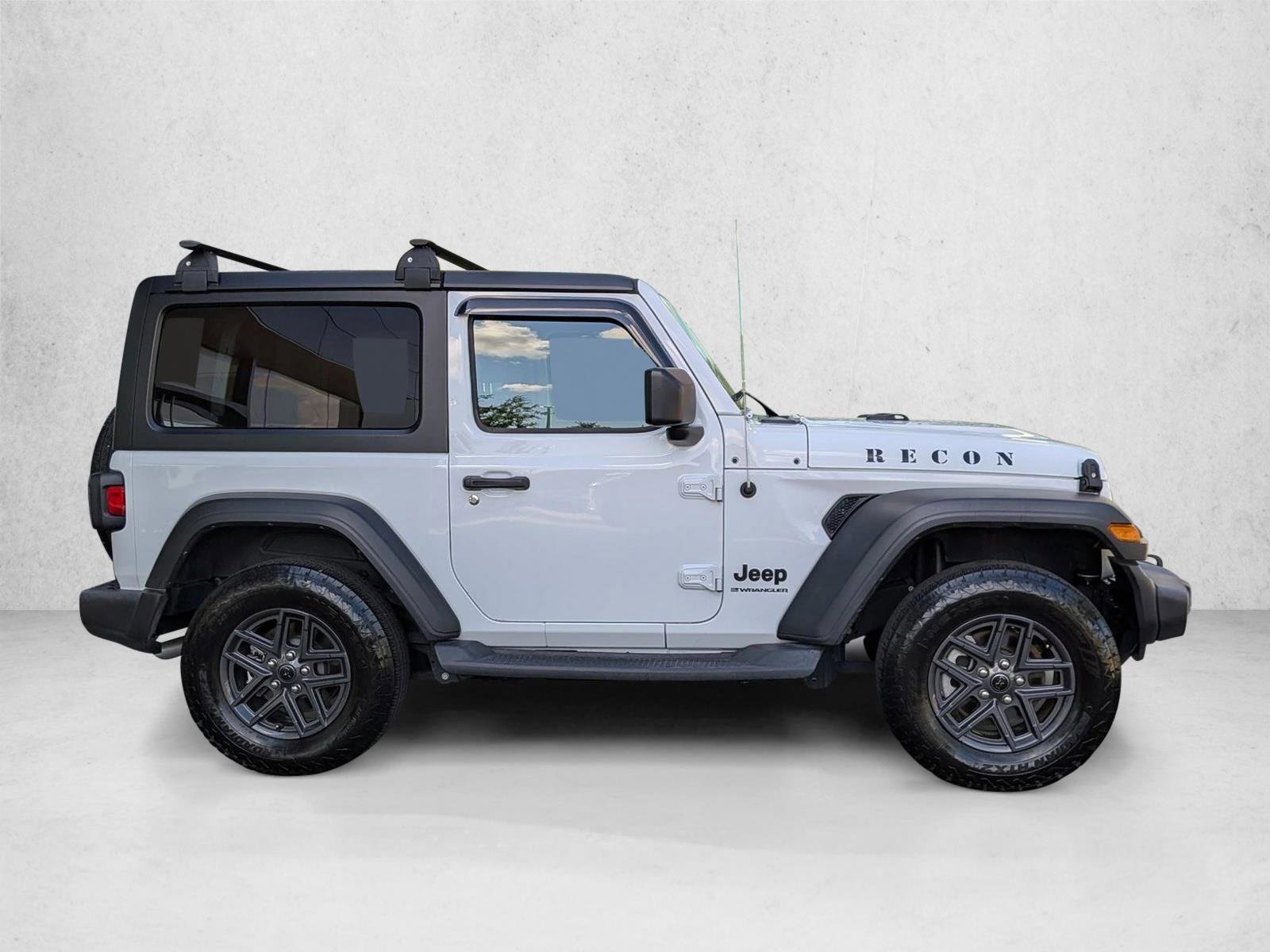 Used 2023 Jeep Wrangler Sport AWD/4WD image 4