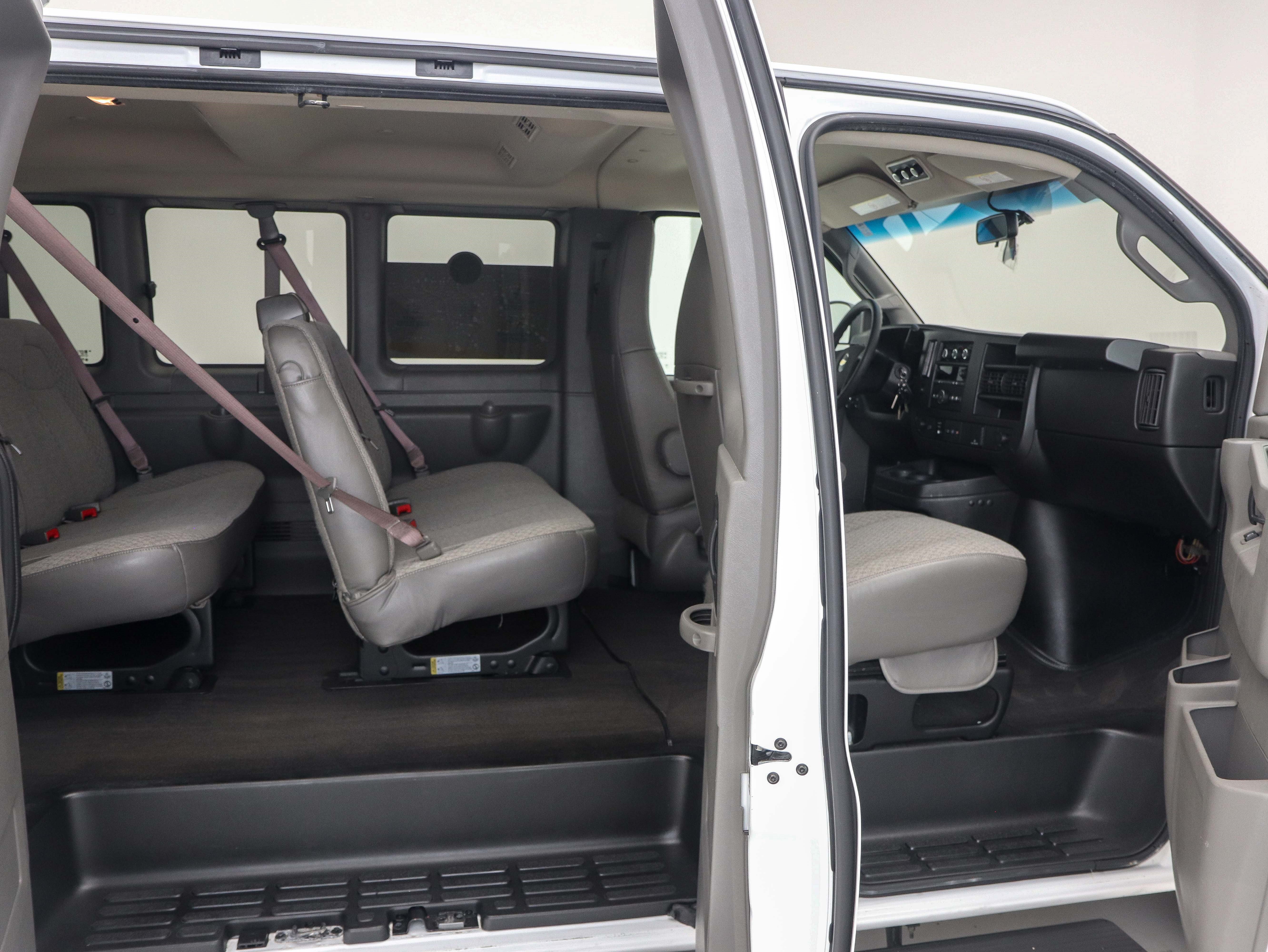 Used 2023 Chevrolet Express 3500 LS RWD image 12