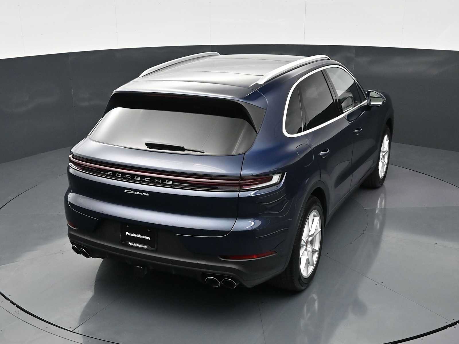 Certified 2025 Porsche Cayenne AWD/4WD image 33