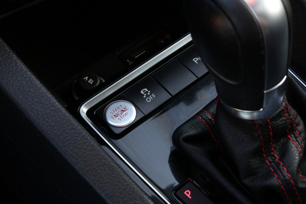 Used 2017 Volkswagen Jetta GLI FWD image 27