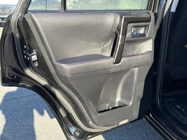 Used 2022 Toyota 4Runner TRD Off-Road AWD/4WD image 23