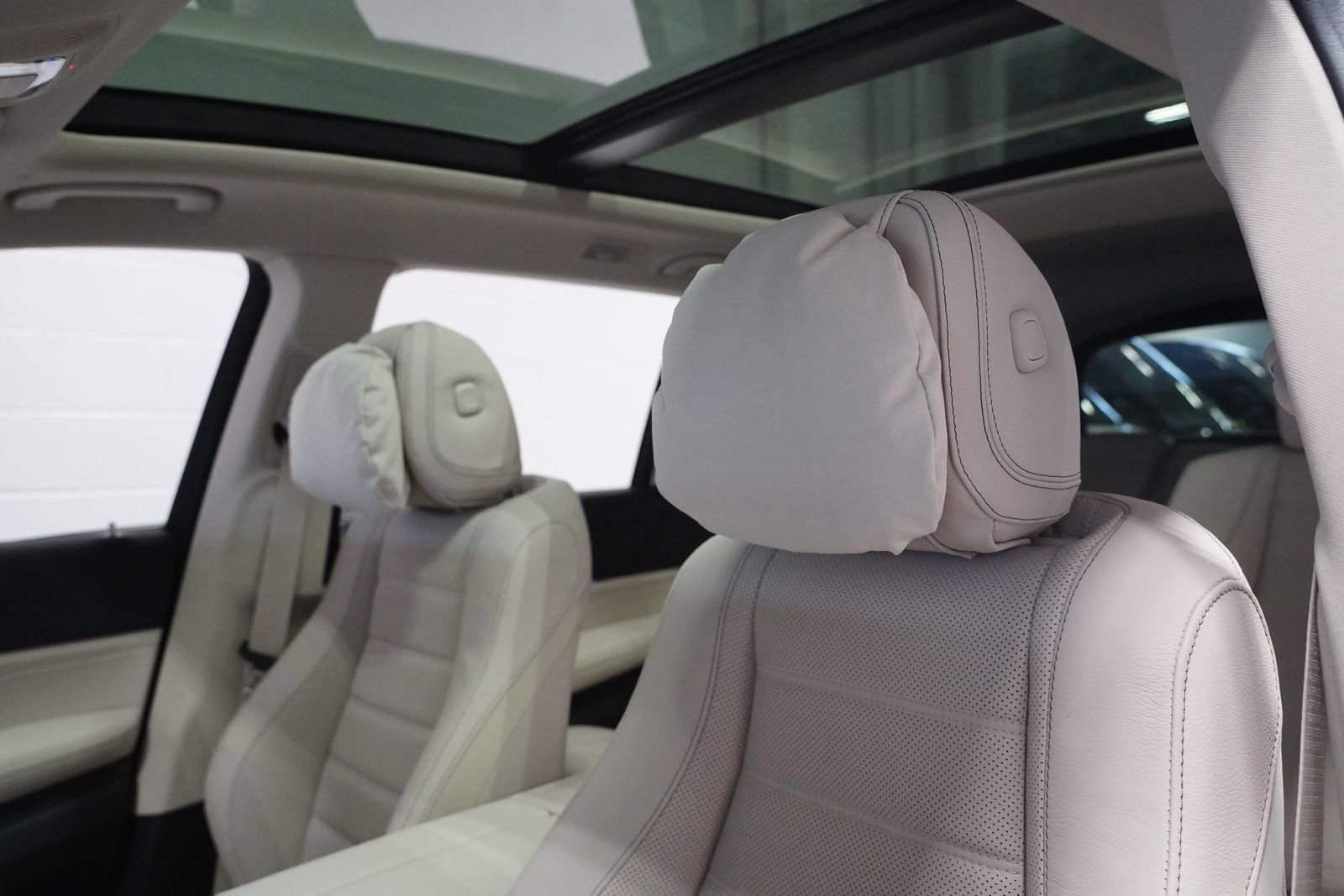 New 2026 Mercedes-Benz GLS 450 4MATIC image 15