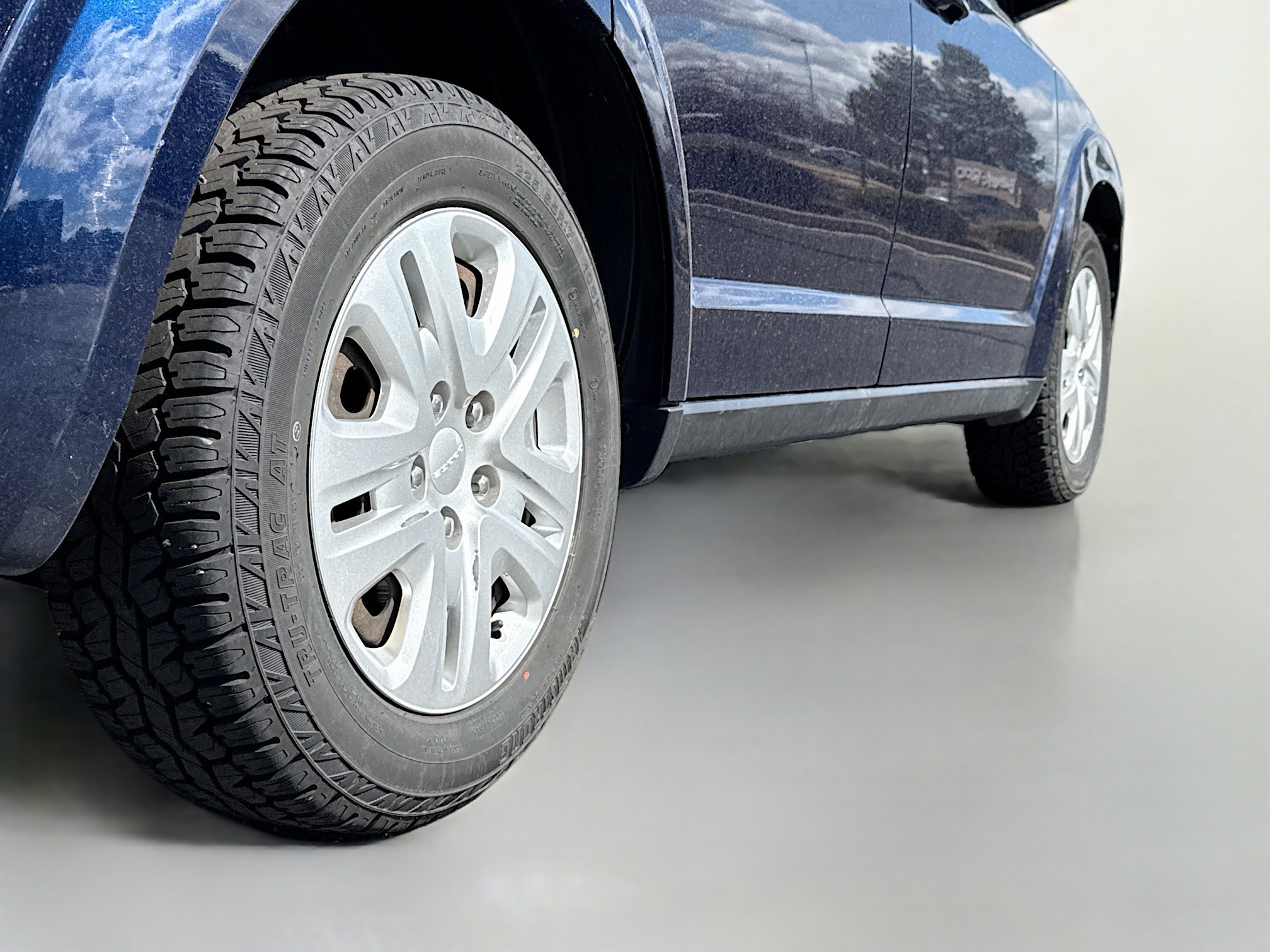 Used 2017 Dodge Journey SE image 14