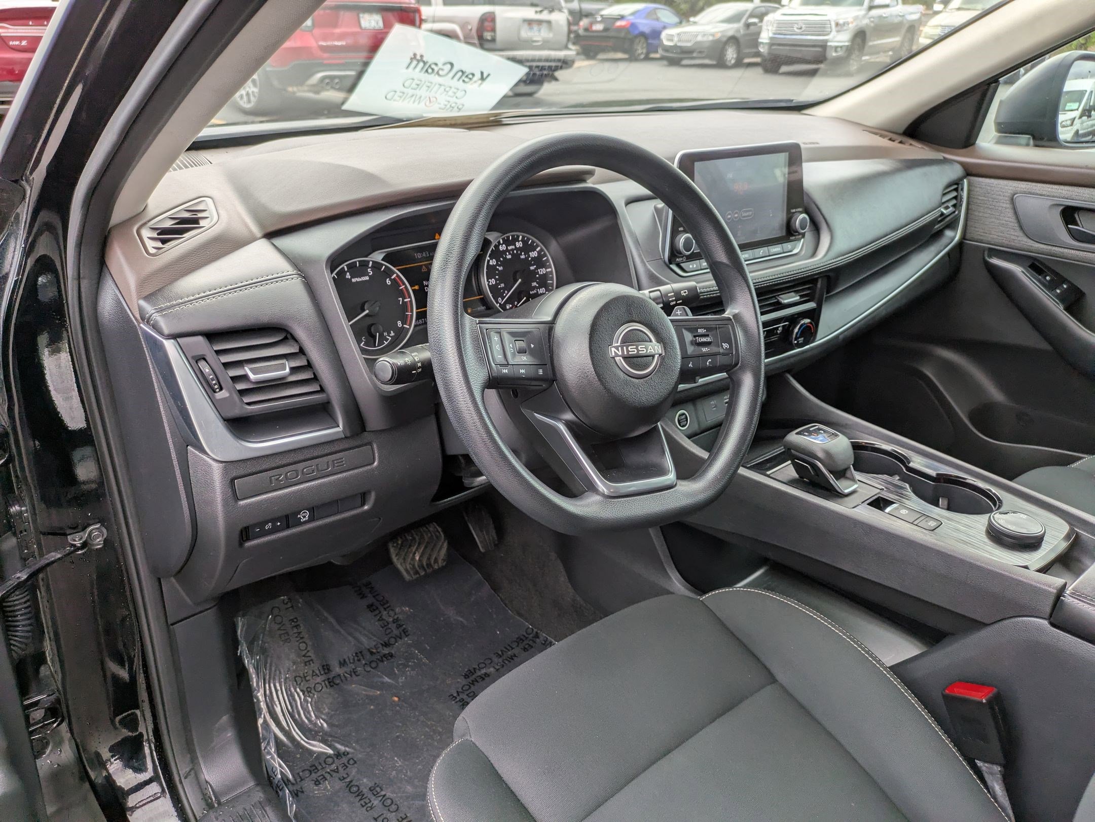 Used 2023 Nissan Rogue S image 14