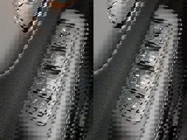 New 2026 Chrysler Voyager LX image 25