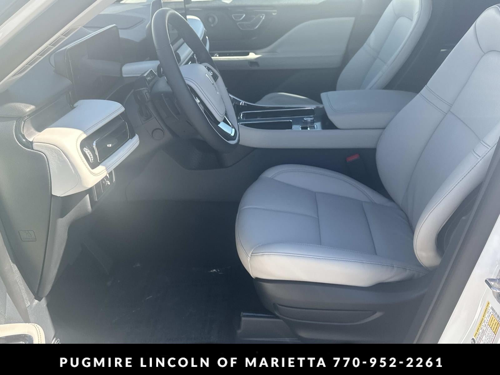 New 2026 Lincoln Aviator 2WD image 9