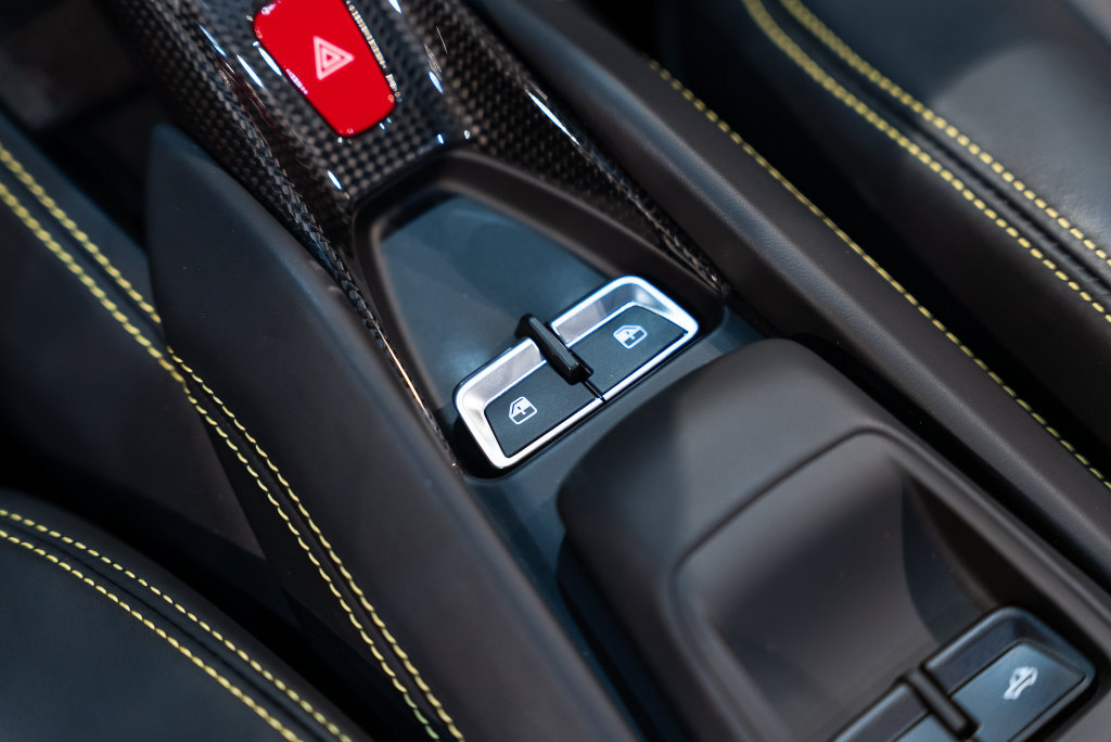 Certified 2021 Ferrari F8 Tributo RWD image 50