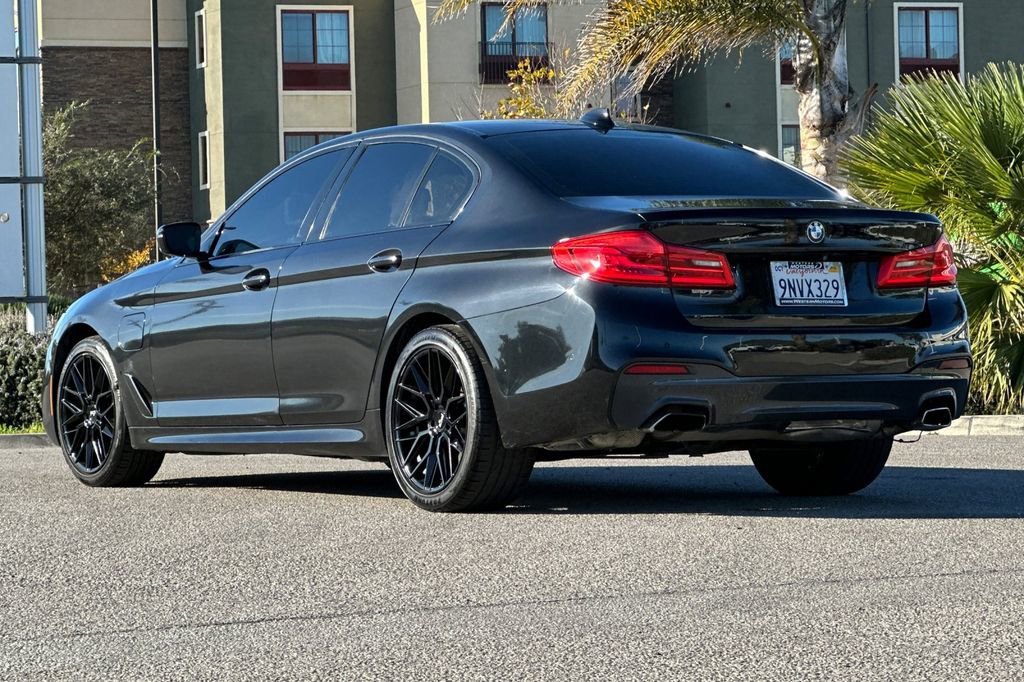 Used 2019 BMW 530e w/ M Sport Package image 5