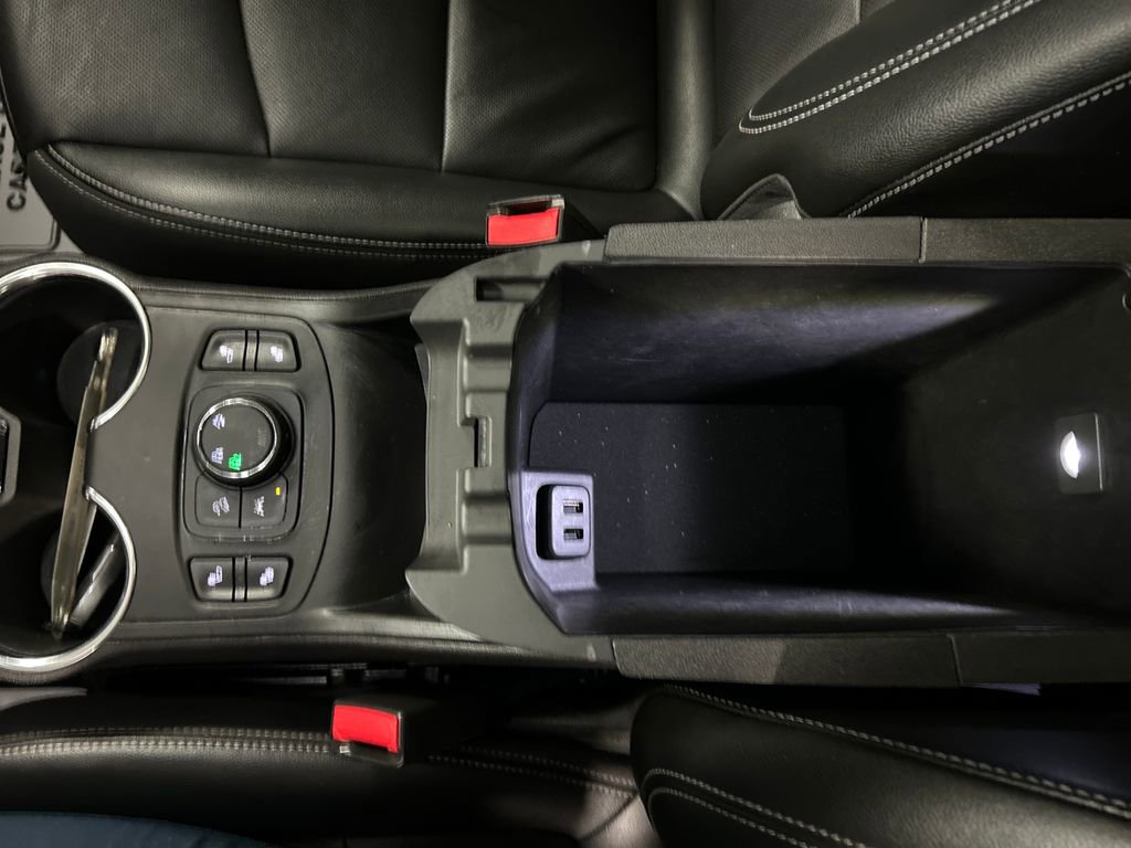 Used 2024 GMC Terrain SLT w/ Elevation Edition image 21