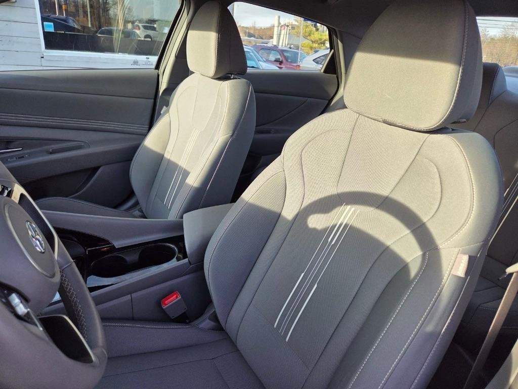 Used 2023 Hyundai Elantra SEL w/ Convenience Package FWD image 11