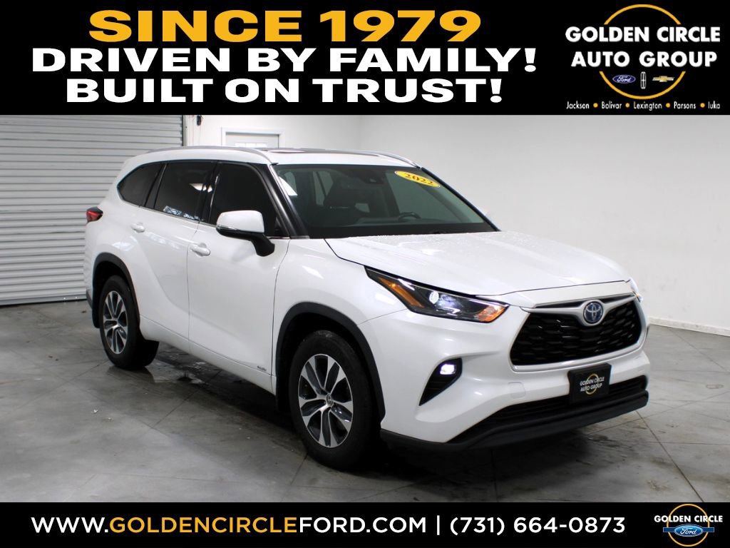 Used 2022 Toyota Highlander XLE image 1