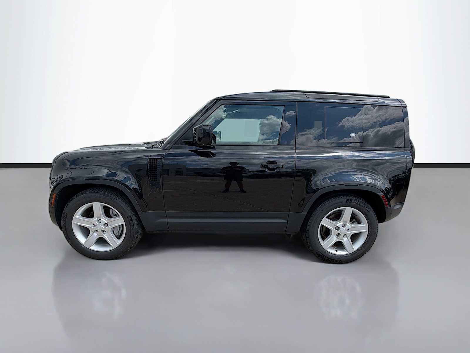 Certified 2023 Land Rover Defender 90 SE AWD/4WD image 5