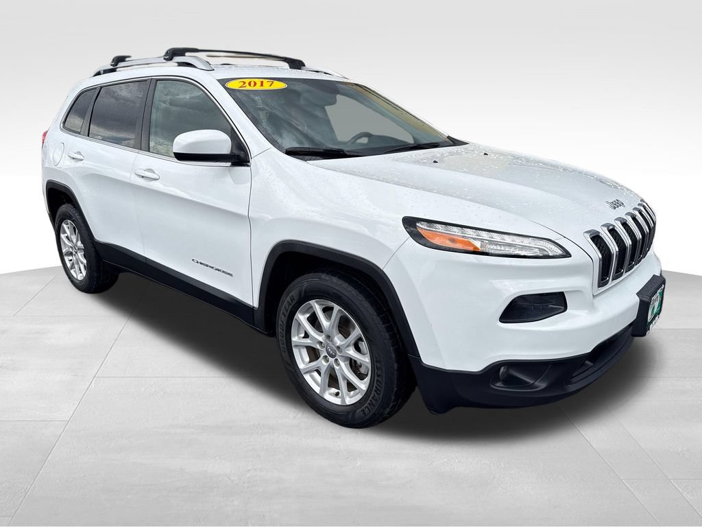 Used 2017 Jeep Cherokee Latitude w/ Cold Weather Group AWD/4WD image 8