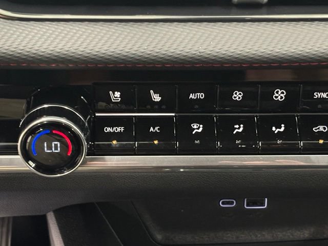 New 2027 Chevrolet Equinox RS w/ Convenience Package III FWD image 31