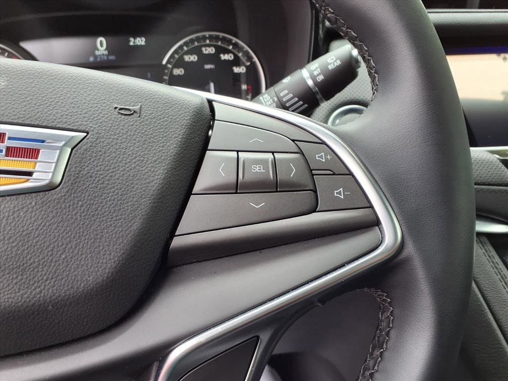 Used 2025 Cadillac XT5 Luxury image 13
