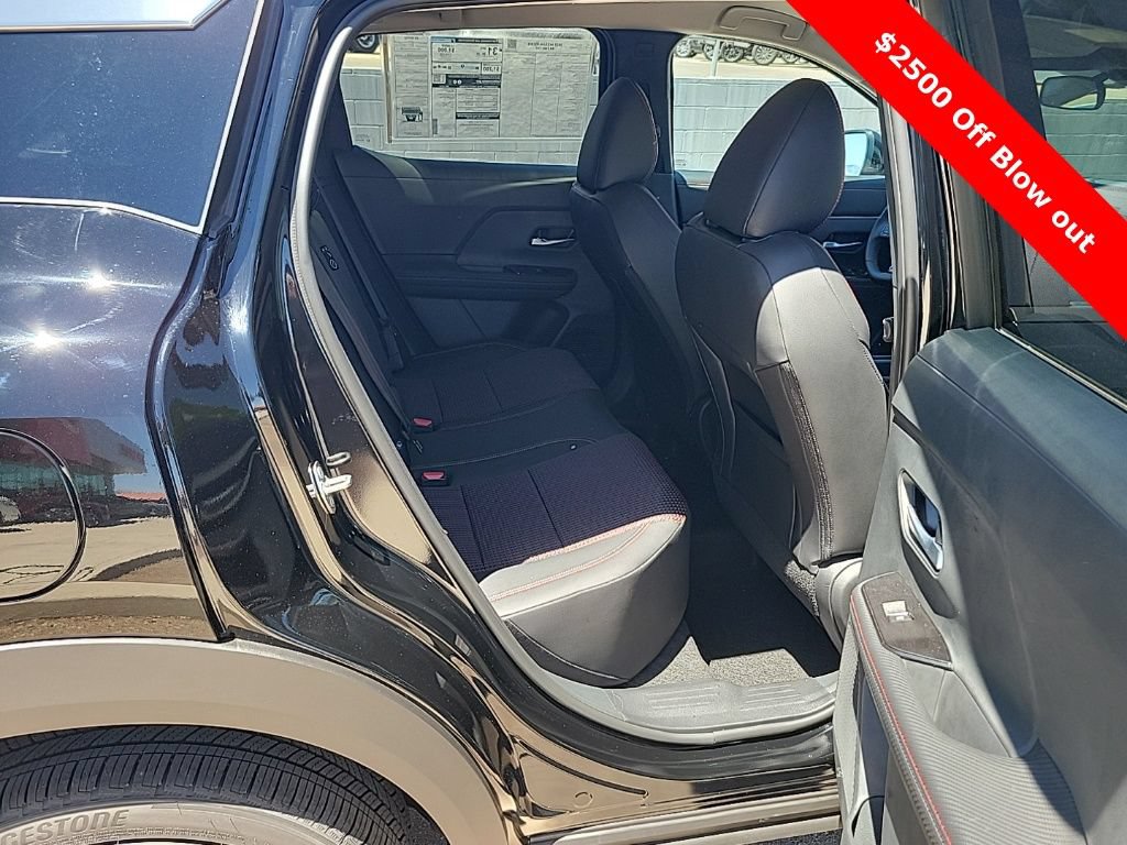New 2025 Nissan Kicks SR FWD image 15