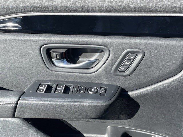 Certified 2025 Honda Pilot Touring image 22