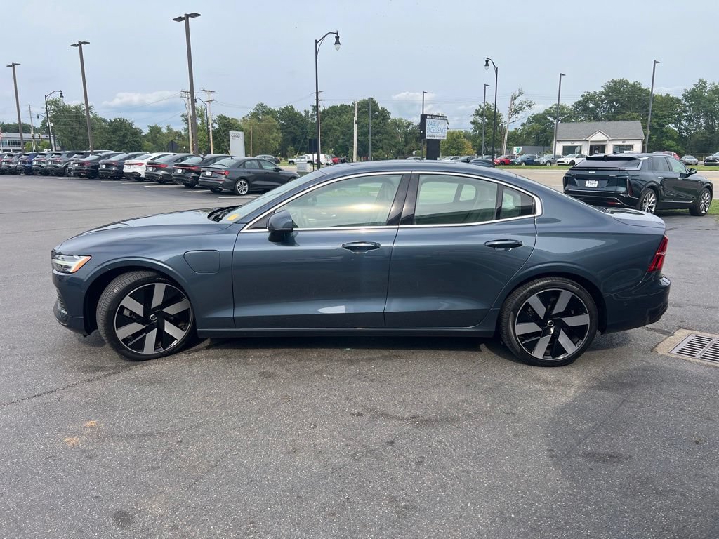 Used 2023 Volvo S60 T8 Ultimate AWD/4WD image 4