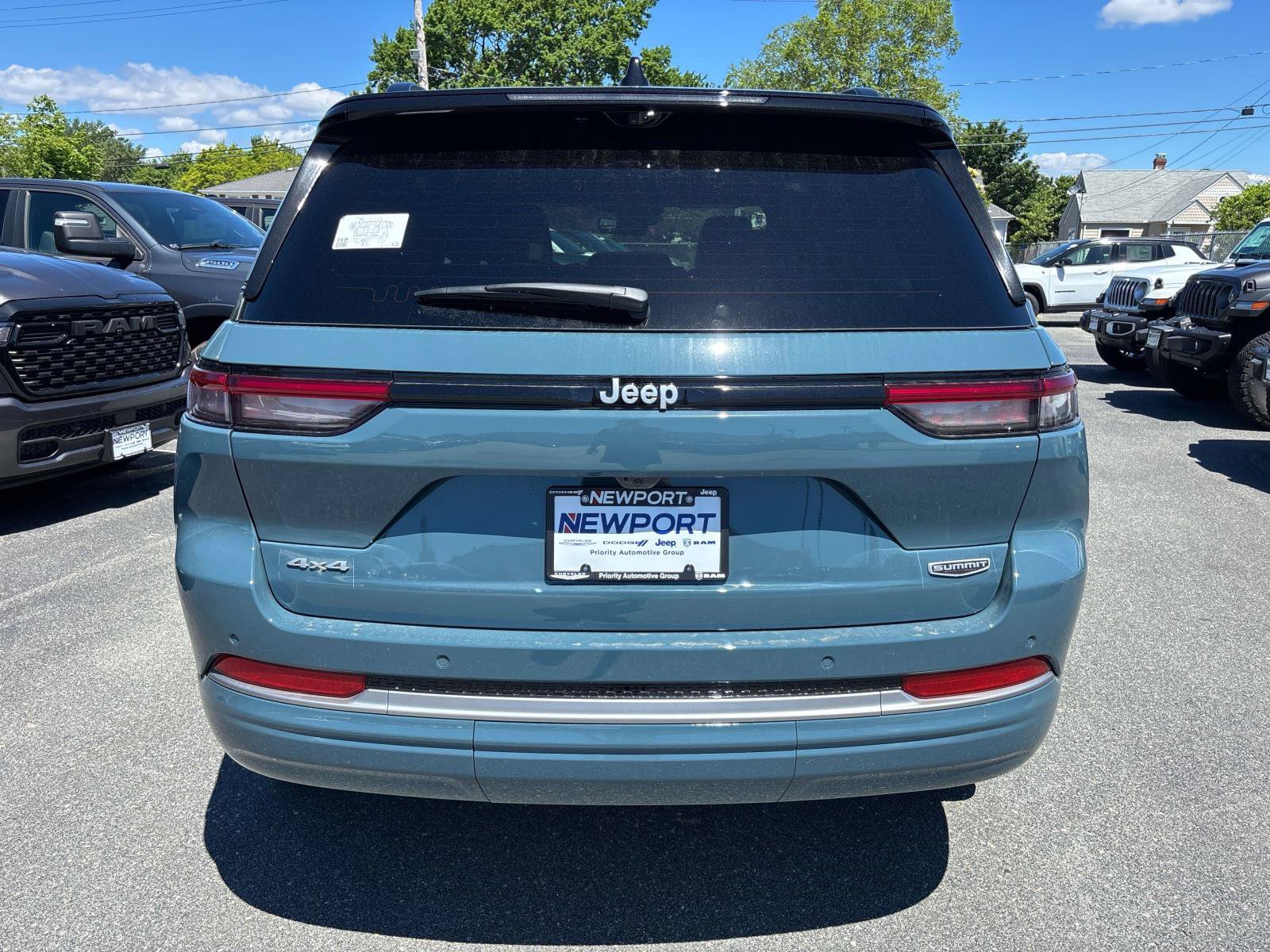 New 2026 Jeep Grand Cherokee Summit AWD/4WD image 3
