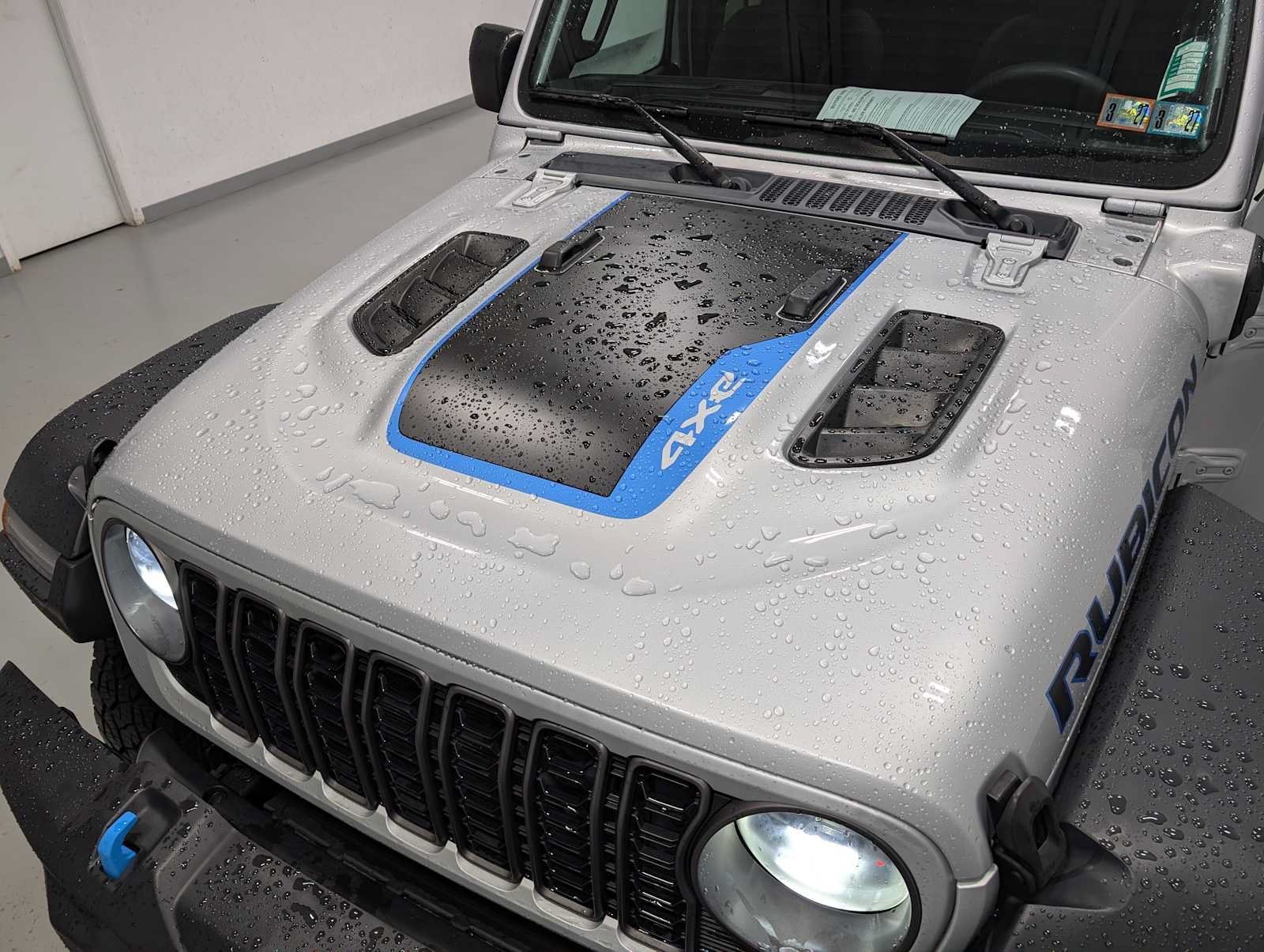 Used 2024 Jeep Wrangler Unlimited Rubicon 4xe AWD/4WD image 15